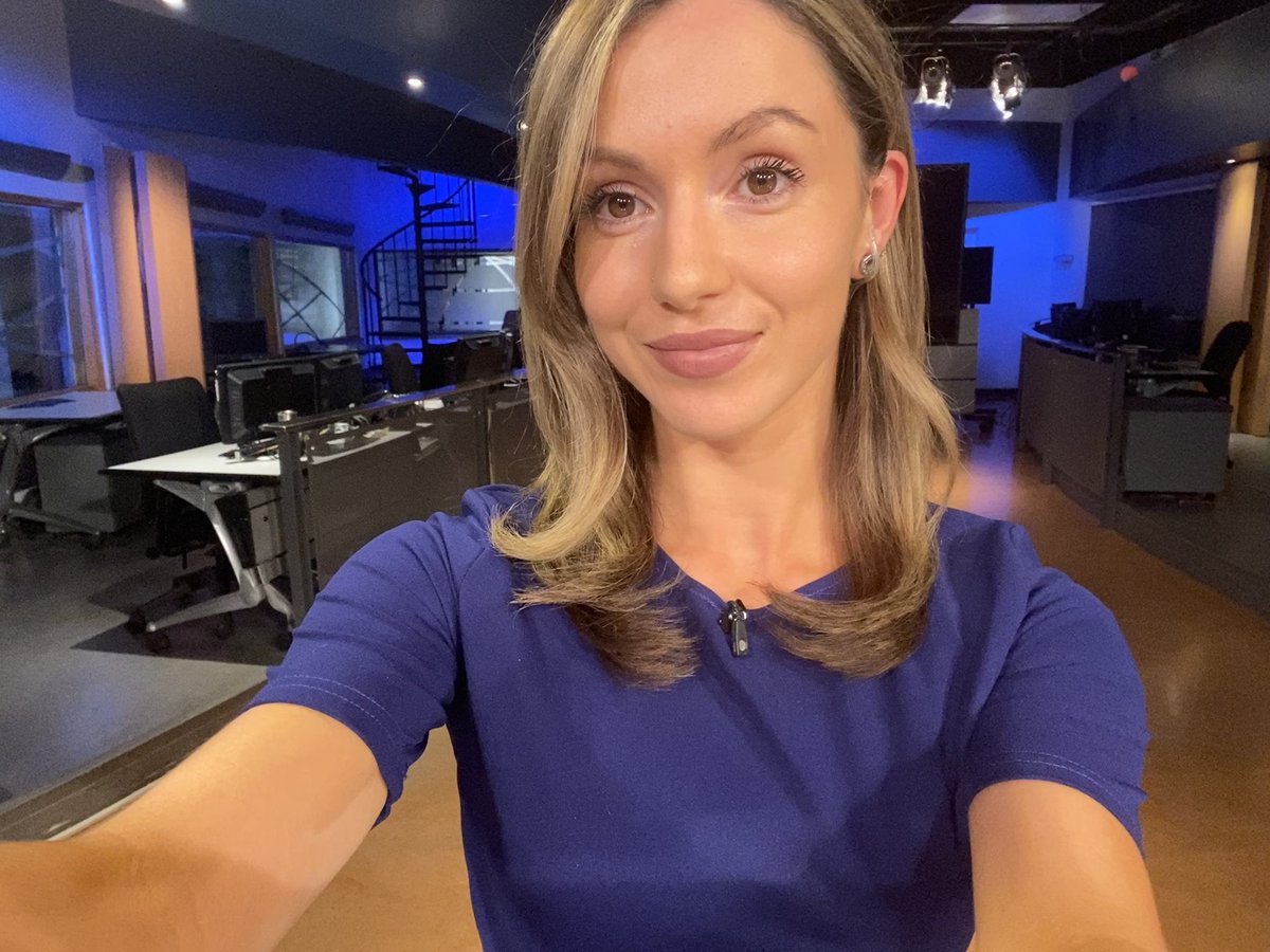 LindsBiscaia's tweet photo. Happy Thanksgiving America!

No newscast at 6 tonight on @CTVBarrieNews but we’re still here! 

We’ll have a webcast online tonight instead https://t.co/3bkoUXMSB1