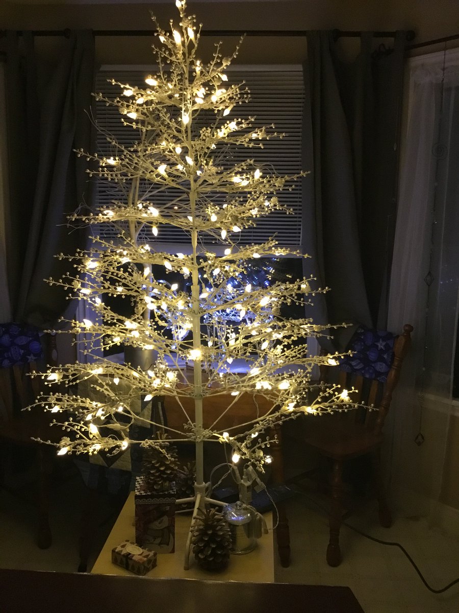 #WoodyTheTalkingChristmasTreeContest