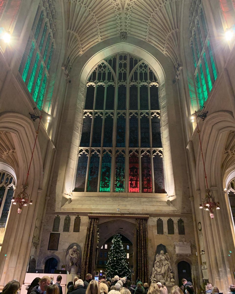 Greengirl758's tweet photo. 🤩😍 Beautiful service as ever from the amazing team at @DorothyHouseHC 🎄🤗⛪️🕯Beautiful and I wasn’t expecting that moon! 😯 🌙 #lightupalife #dorothyhouse #bathabbey #remembrance #serviceoflight #reflection #ThankfulThursday #beautiful #thursdayvibes https://t.co/piIeB0jdND