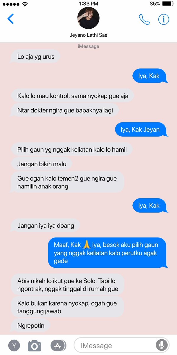 jggukie_s's tweet image. Demi Waktu

"𝙺𝚊𝚕𝚘 𝚋𝚞𝚔𝚊𝚗 𝚔𝚊𝚛𝚎𝚗𝚊 𝚗𝚢𝚘𝚔𝚊𝚙, 𝚘𝚐𝚊𝚑 𝚐𝚞𝚎 𝚝𝚊𝚗𝚐𝚐𝚞𝚗𝚐 𝚓𝚊𝚠𝚊𝚋."

Jeon Jungkook local au