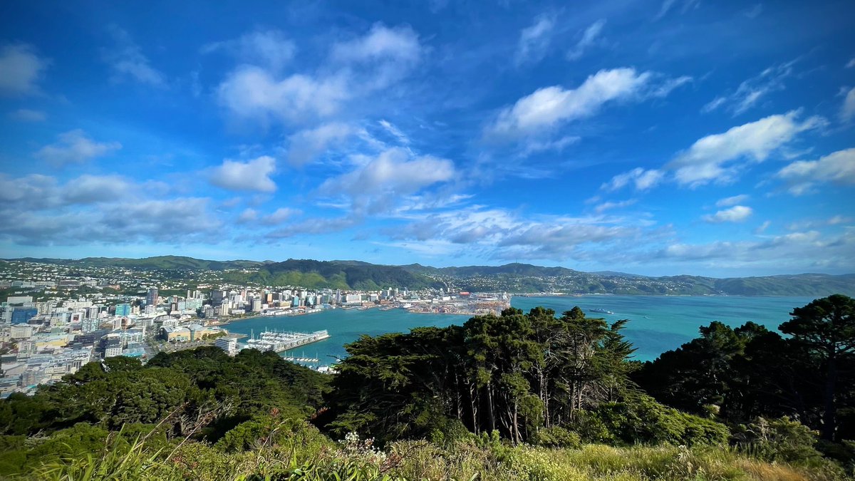 US Embassy NZ 🇺🇸🇳🇿 (@usembassynz) on Twitter photo Welcome to Aotearoa #USSHoward (DDG-83), arriving into Wellington this morning. While in NZ the ship & her crew will train and interact with the <a href="/NZDefenceForce/">NZ Defence Force</a> including taking part in interoperability exercises & official engagements.🇺🇸🇳🇿
Photos/video: nz.usembassy.gov/united-states-… Welcome to Aotearoa #USSHoward (DDG-83), arriving into Wellington this morning. While in NZ the ship & her crew will train and interact with the <a href="/NZDefenceForce/">NZ Defence Force</a> including taking part in interoperability exercises & official engagements.🇺🇸🇳🇿
Photos/video: nz.usembassy.gov/united-states-…