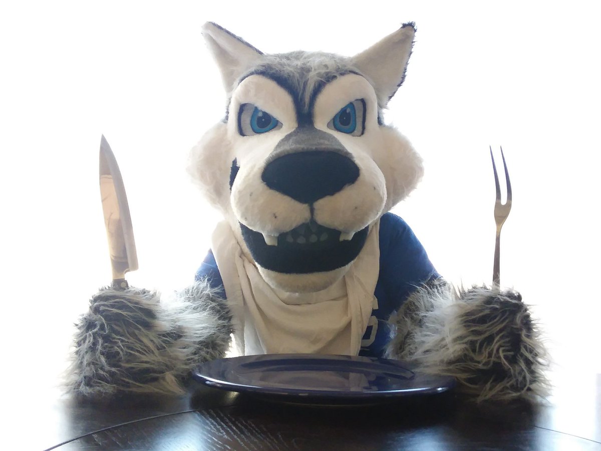 Happy Thanksgiving wolves!
Hope you get to have all of your favorite festive foods!

like mashed potatoes ;)
#chandlerhigh #chandlerhighschool #Thanksgiving