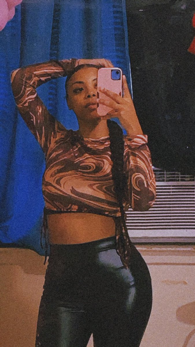 ChanteeeM's tweet image. Happy Thanksgiving 🍁