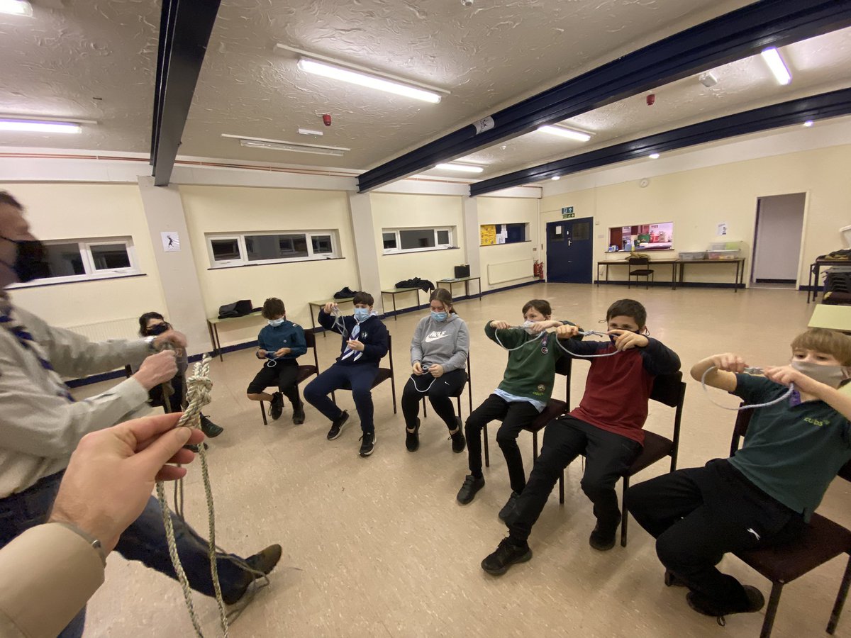 GowertonScout's tweet photo. Knots Occurring? 

Scouts learning some of the knot basics with the maestro tonight #scouts #gowerton #knots ⚜️🪢🏴󠁧󠁢󠁷󠁬󠁳󠁿 https://t.co/PItIUjPnx8