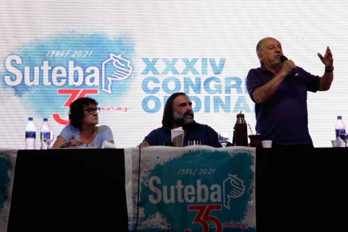 HugoYasky's tweet photo. En el Congreso XXXIV Ordinario de Suteba en Ezeiza… Aquí están mis raíces. 

Gracias por la militancia. https://t.co/kGHqJv3gpL