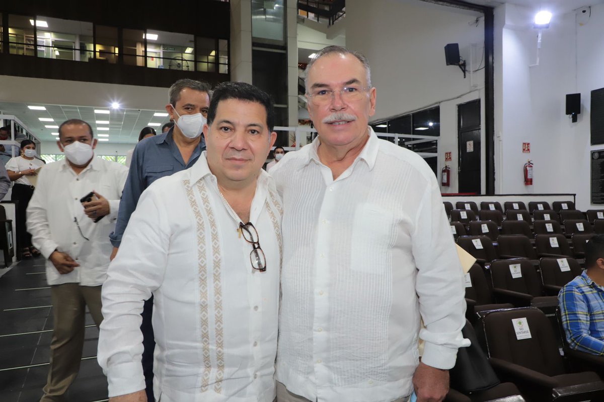 EmilioCMDE's tweet photo. A partir de las 2 de la tarde compareció el secretario Luis Romeo Gurría Gurría con respecto a la institución de la que es titular.

En la Secretaría de Ordenamiento Territorial y Obras Públicas se ha trabajado en cuestiones de la contribución https://t.co/NnlBzX23js
