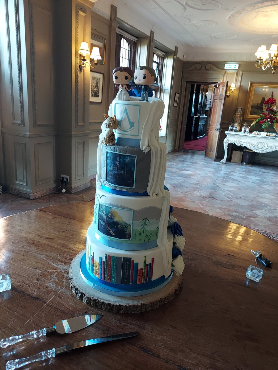 PemsCakes's tweet photo. Latest reveal cake for Mr &amp; Mrs Blackett https://t.co/yEeYPBE7Ia