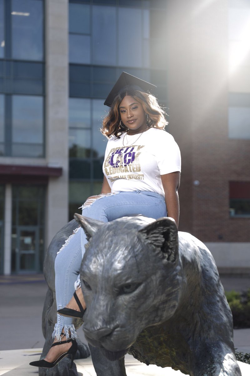 Sincerest_Tay's tweet photo. 5 1/2 years later, cried many tears, many setbacks, and IM RET TA GO✨

Photo Creds: @PhotosByOso @OsoThaGoat https://t.co/PCZXBNDuSr