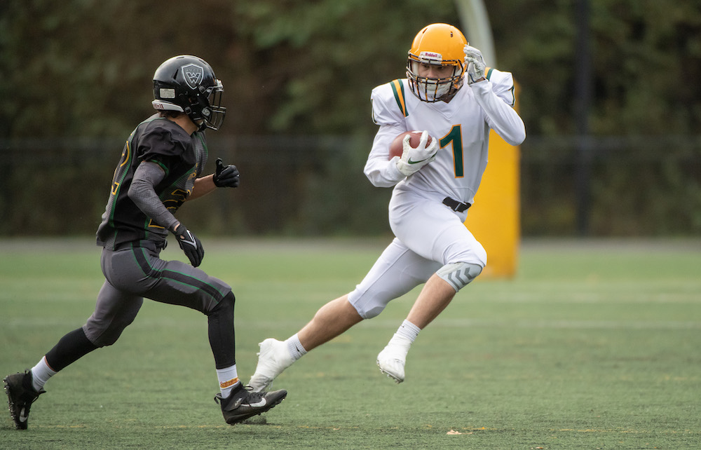 Langley Thunderbirds' running back Ryan Goeson B.C.'s AA Player of the Year: Here's all of BCHSF's 2021 AA provincial all-stars! rb.gy/6hobbx <a href="/BCHSFB/">BC HS Football</a> <a href="/LangleyEvents/">Langley Events Centre</a> <a href="/LangleySS/">Langley Secondary School</a> <a href="/LangleyTbirdsFB/">LSS Thunderbirds Football</a> <a href="/DPSSCondors/">DPSS Condors</a> <a href="/VernonSecondary/">Vernon Secondary</a> <a href="/BatemanFootball/">Bateman Football</a> <a href="/carsoneaglesfb/">Carson Graham Eagles Football</a>