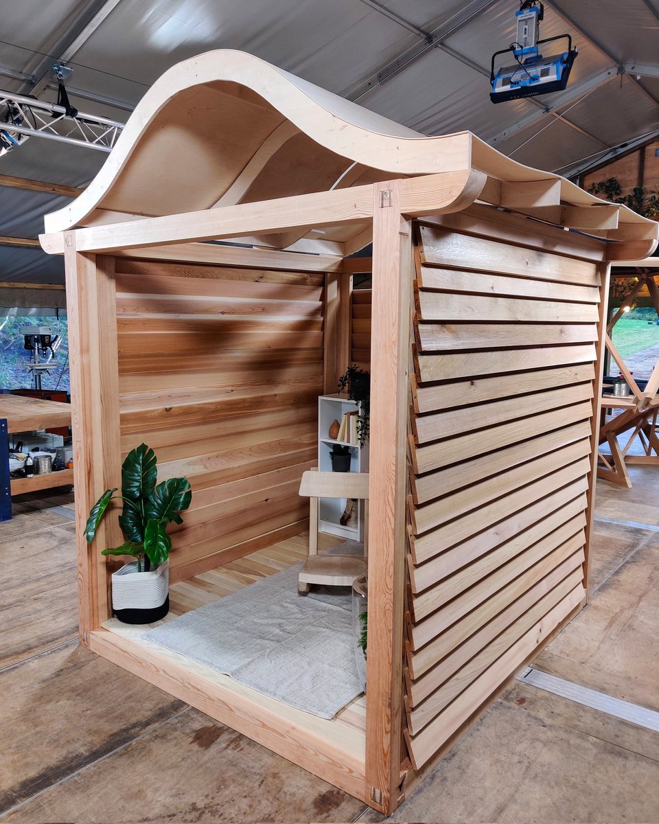 RadhaSivyer's tweet photo. What a round! I only got about half way through 😅🤷🏾‍♂️
It was off the back of this series that gave me the confidence to start my own company and I couldn't be happier THANK YOU ALL so much for your constant encouragement and support! 
#BritainsBestWoodworker #goodwithwood https://t.co/4pR3Pqn77k