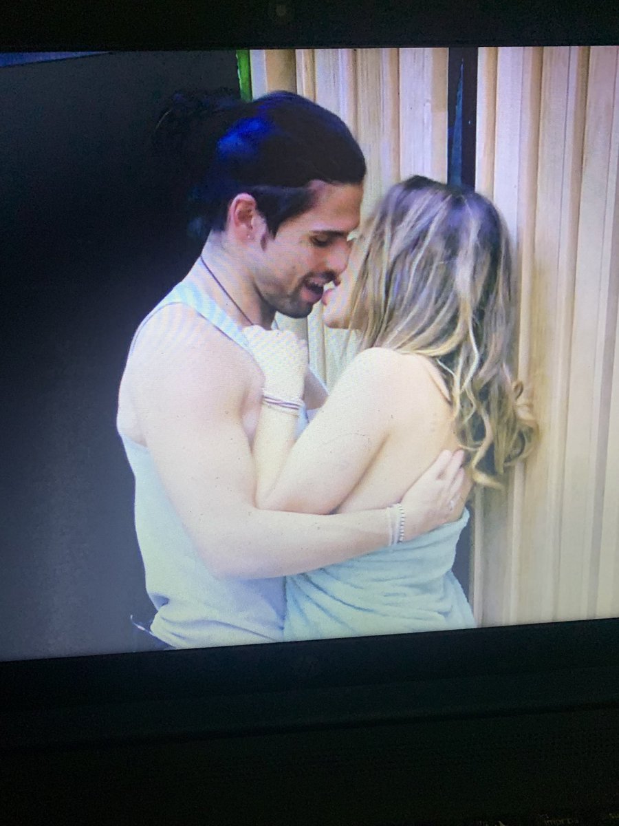 JesuMarbella_'s tweet photo. @sylviapantoja11 @SecretStory_es Eso no se lo cree nadie!! Jajaja montaje puro y duro!! @SecretStory_es https://t.co/2JsLyoS4N0