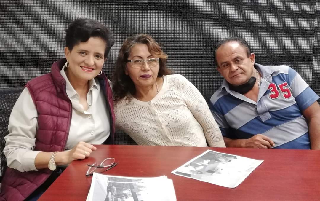 CBP_Colima's tweet photo. El día de hoy, se llevó a cabo un encuentro entre la Encargada de Despacho, la Lic. Carmen Virgen Quiles y algunos  integrantes del "Colectivo Solidario", que se dedica a la búsqueda de personas desaparecidas.
 #BúsquedaColima
👉https://t.co/dswDwfL7Ev https://t.co/qLfFqk3cmy