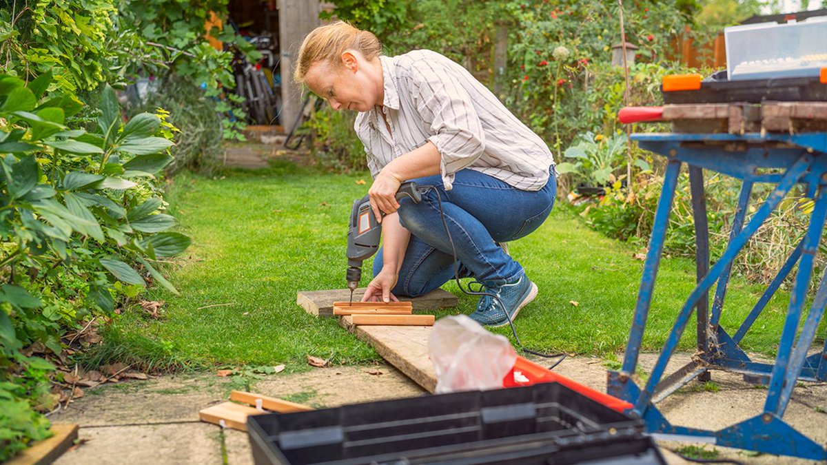Check out the latest Black Friday weekend deals on DIY tools from trusted brands here. 

moderngardensmagazine.co.uk/garden-care/to…