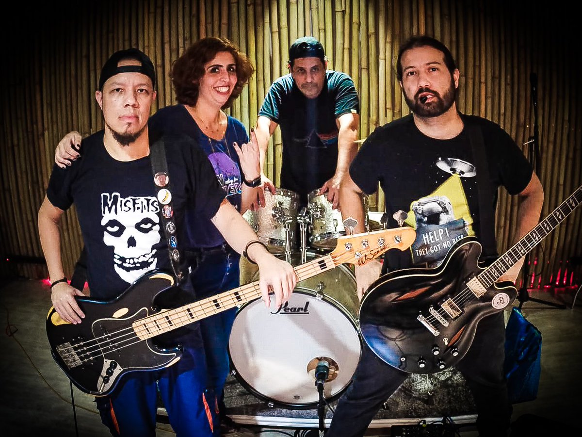 NoiseUnderCtrl's tweet photo. E esse nosso reencontro e volta aos estúdios, no incrível DeiVox Estúdio em SP, hein?! #TBT É NOISE!!! 🤘🏻

📷 by Vanessa Moura 

ASSISTA "LISTA DE RESPOSTAS" AGORA CLICANDO NO LINK: https://t.co/VHfXH64kQq 👊🏻 É Noise! 🤘🏻

#NoiseUnderControl #ListaDeRespostas   #CaravelaRecords https://t.co/NNWb1nIDWx