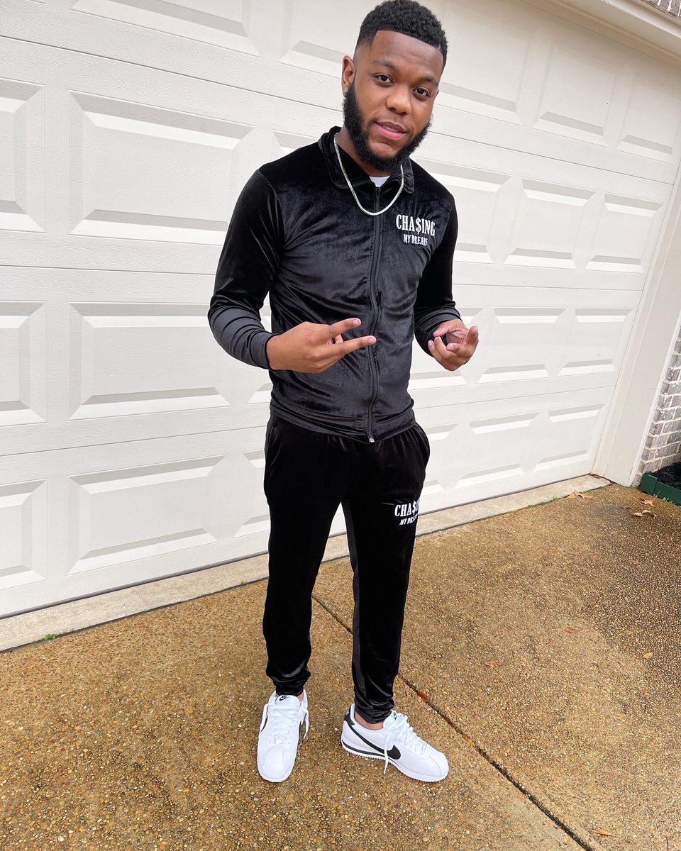 CMDCEOTrey's tweet photo. Happy Thanksgiving!! 🦃

It's So Much To Be Thankful For 🙏🏾 

#BIGGESTCHASER #CMD4LIFE #THANKFUL https://t.co/rK1z0AuIgG