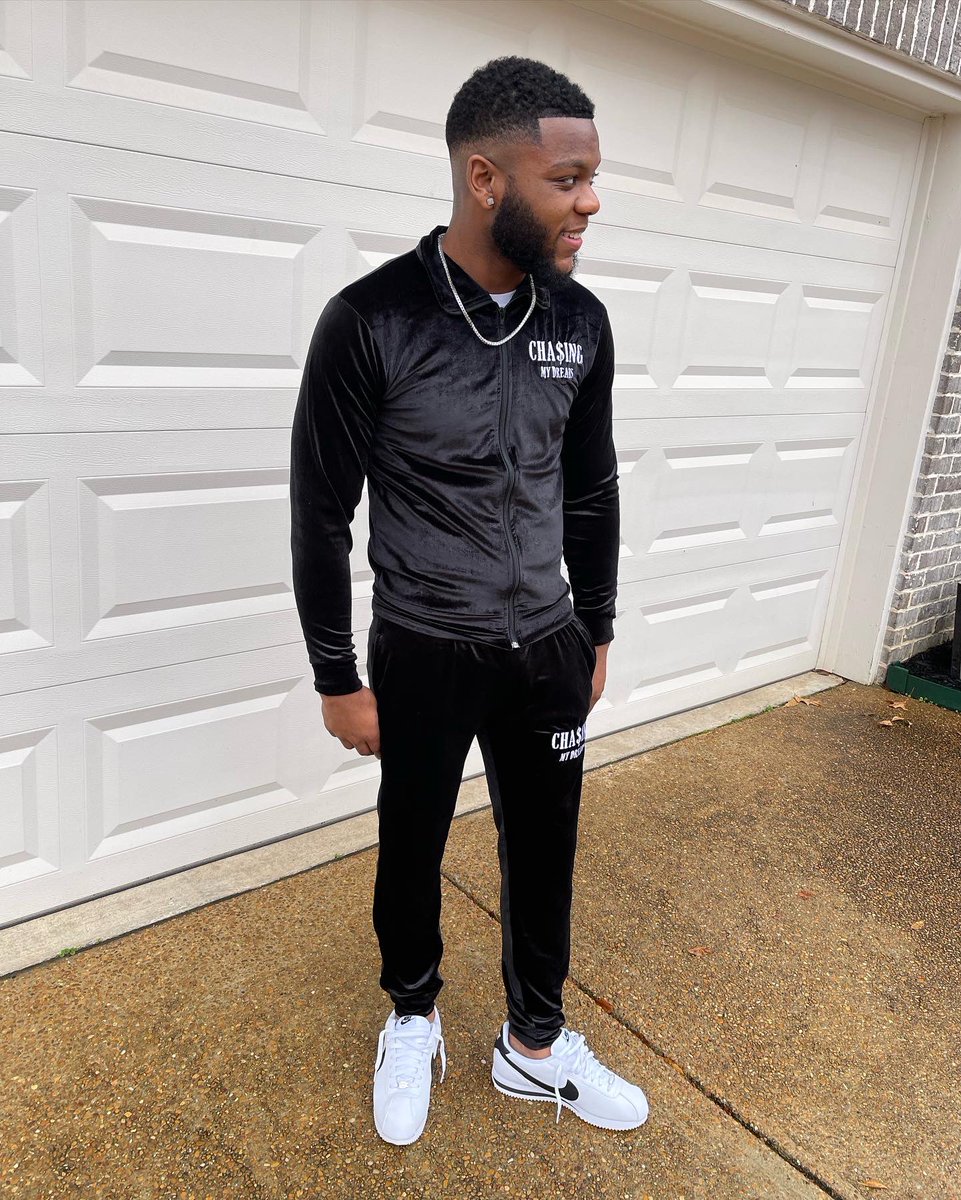 CMDCEOTrey's tweet photo. Happy Thanksgiving!! 🦃

It's So Much To Be Thankful For 🙏🏾 

#BIGGESTCHASER #CMD4LIFE #THANKFUL https://t.co/rK1z0AuIgG