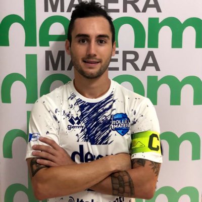 JoaquinVargas09's tweet photo. Decom Roller Matera 2021/2022 💙
 #NuevaFotoDePerfil #Italy #Hockeypista https://t.co/ruCnjk6Vy0
