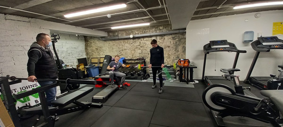 limerickyouth's tweet photo. The Health &amp; Fitness Prog continued @garryowencdp this week as the boys with our #Garryowen UBU &amp; #Irishtown #GYDP groups did weight training with a focus bench pressing with instructor John Ryan 🏋️‍♂️ Well done 👏🏼 #limyouth #lys @ywirl https://t.co/4g9xTdrsZA