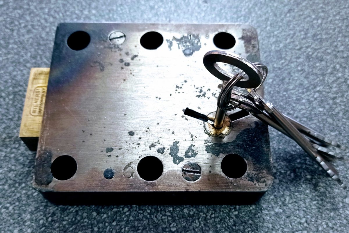 john_keyhole's tweet photo. Recent job to cut keys to a Milners safe lock after the keys were misplaced.
#locksmithindoncaster #doncaster #locksmith #locksmithservice #keycutting #keyscut https://t.co/6J2iQupgLg