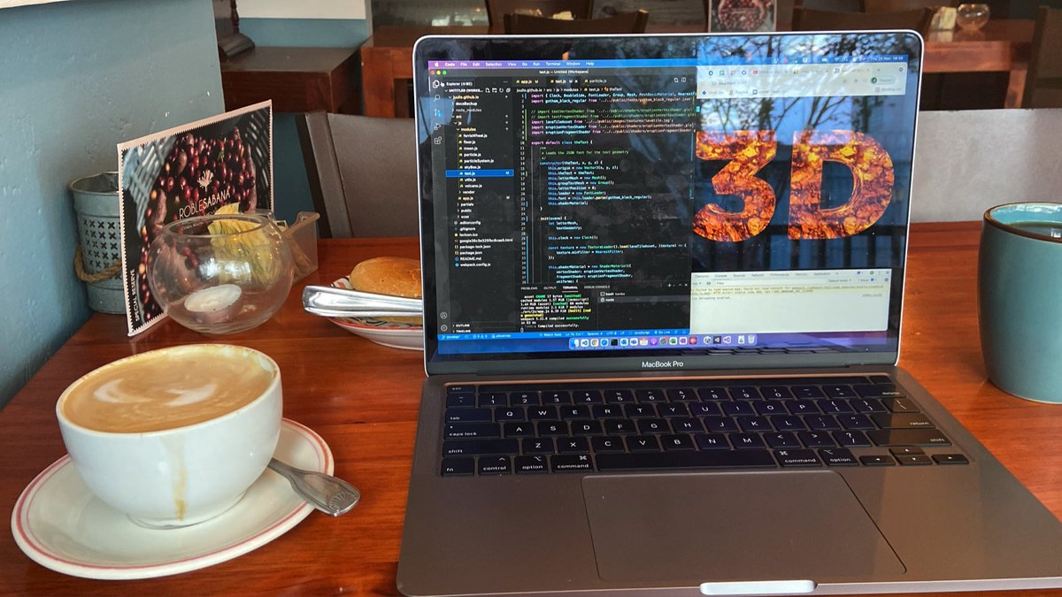 juulio's tweet photo. What I do on Thursdays 
#threejs #glsl https://t.co/3M4ZSgKTJ9