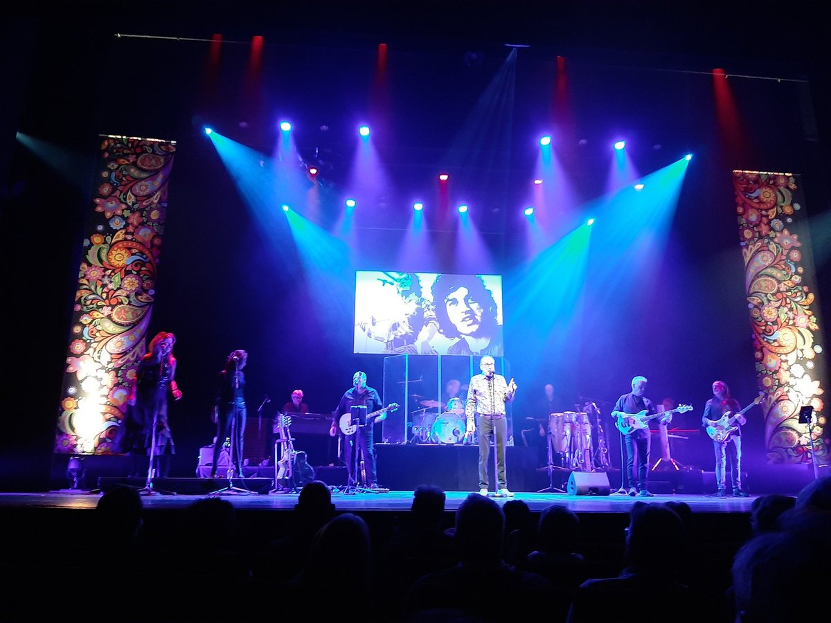 Het zal voorlopig wel het laatste concert zijn...maar wat was het vanavond genieten van de #crymeariverband met een fenomenale <a href="/ErikHagel/">Erik Hagelstein</a> (stein) als de Nederlandse #joecocker. Alles was fijn en zorgvuldig coronaproof geregeld door <a href="/Agnietenhof/">Agnietenhof</a> in #tiel.