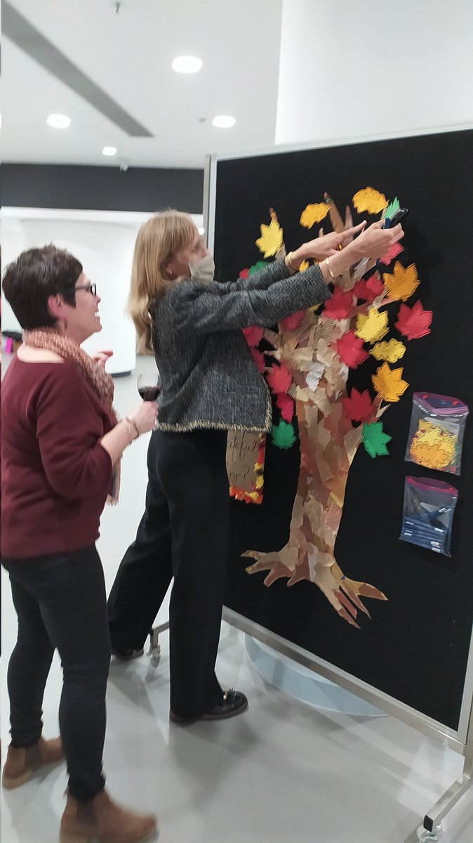 Lovely to see faculty and staff reflecting on the many things to be thankful for on our thanksgiving tree! #StamfordHK #CognitaWay