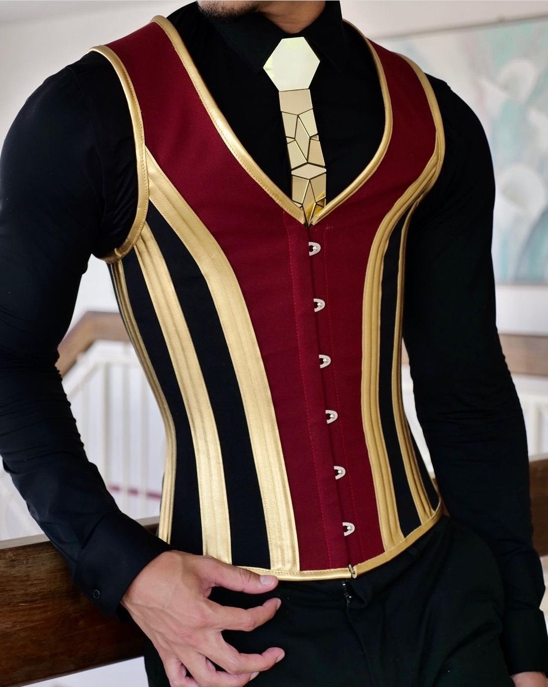 𝐓𝐡𝐞 𝐁𝐢 𝐢𝐧 𝐁𝐢𝐫𝐝-𝐁𝐫𝐚𝐢𝐧 on X: What if: Male corset