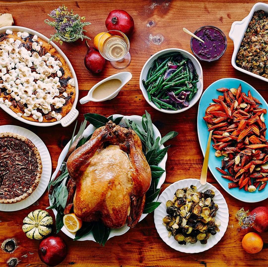 USFoods's tweet photo. Whether you're spending the day serving others, being served, dining at home, or going out to eat, we want to give our thanks to all of you for all of your hard work, dedication, and perseverance as we navigate the road to recovery together. #HappyThanksgiving #WeHelpYouMakeIt https://t.co/fX3SFgyqvV