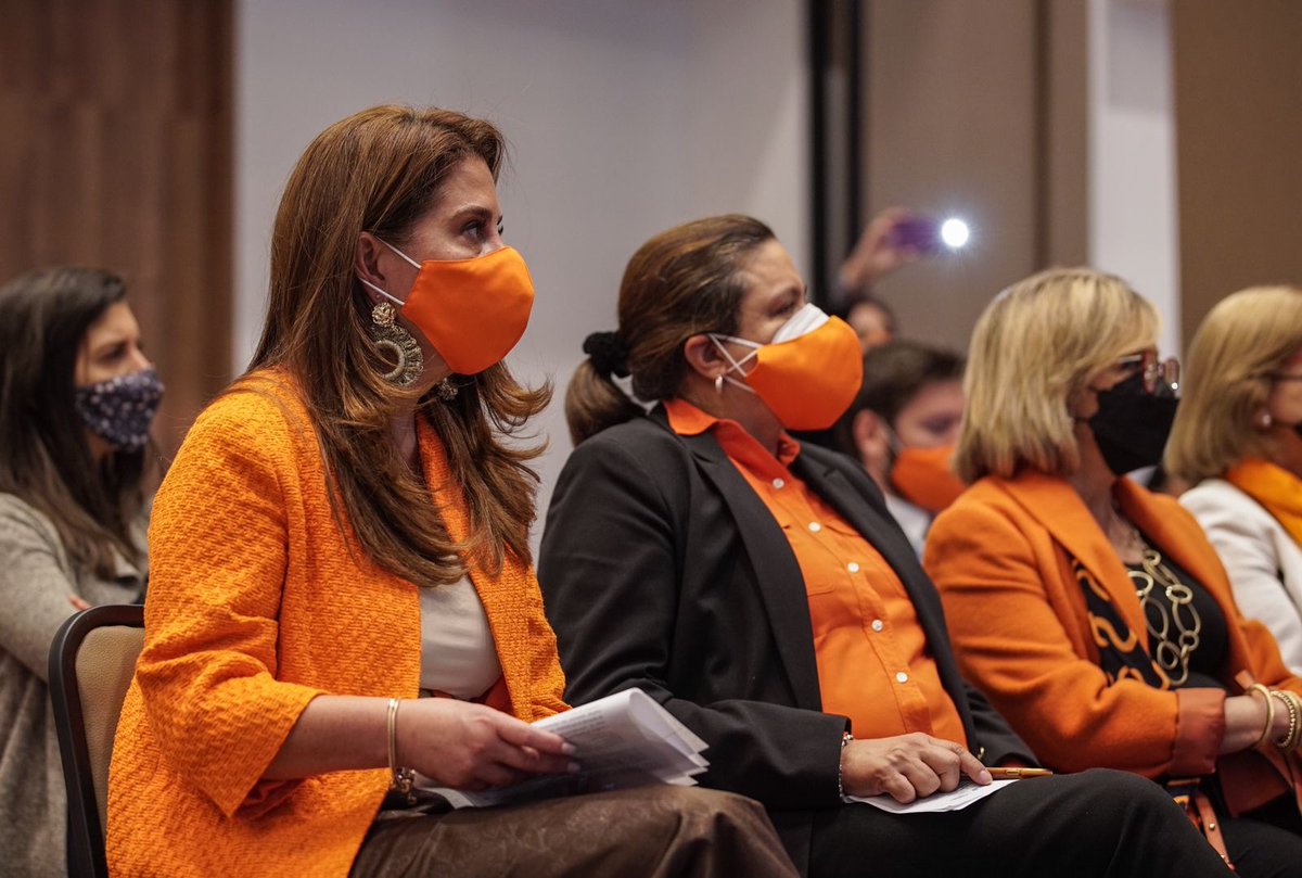 MisionONUCol's tweet photo. .@KarlaGSamayoa, jefa adjunta @MisionONUCol, participa en la conmemoración del Día Internacional de la Eliminación de la Violencia contra la Mujer. La Misión se suma a todos los esfuerzos para erradicar la violencia contra las mujeres como base para la construcción de paz. #Únete https://t.co/iJ0QQnWF2P