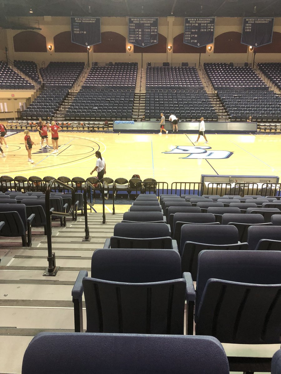 RT @Coatman1: Practice for @HuskersWBB at the Jenny Craig Pavilion at the University of San Diego. #Huskers https://t.co/CPS6c3MyGM