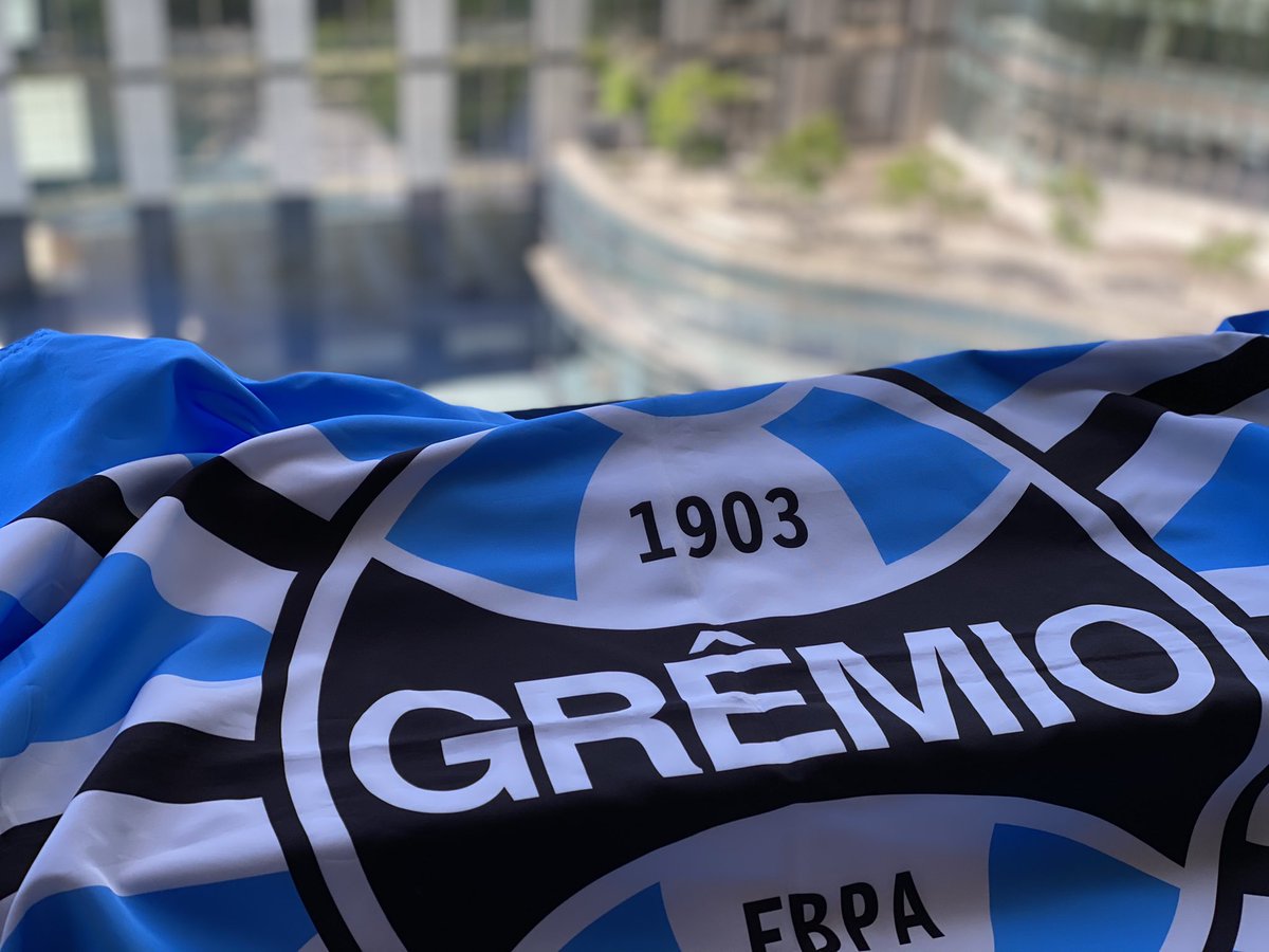 Leoo3102's tweet image. FAAALA GREMISTADA

ESTÁ NO AR:

O #SalaDoHospicio AO VIVO NA RÁDIO @Hospicio3color - DE GREMISTA PARA GREMISTA.

VAMOS COM A GALERA COPERA, RESENHA DO TRICOLOR E COM AS INFORMAÇÕES DO @Gremio PARA O JOGO IMPORTANTÍSSIMO DE AMANHÃ ÀS 19H.

#VamosTricolor