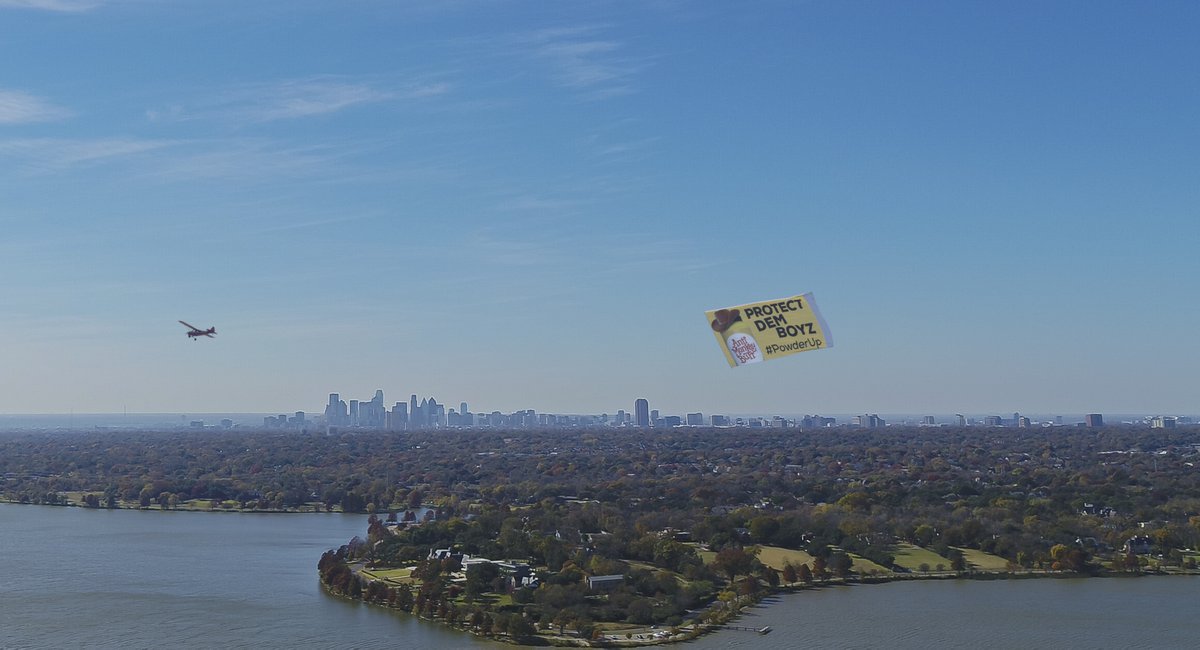 antimonkeybutt's tweet photo. Time to #PowderUp, #CowboysNation! We've taken our love for the @DallasCowboys to new heights. See us at the game? Now here’s your chance to get in on the action. Head over to our official giveaway post (pinned on top) for a chance to win playoff tickets! From one fan to another. https://t.co/K7D9Grjrpd