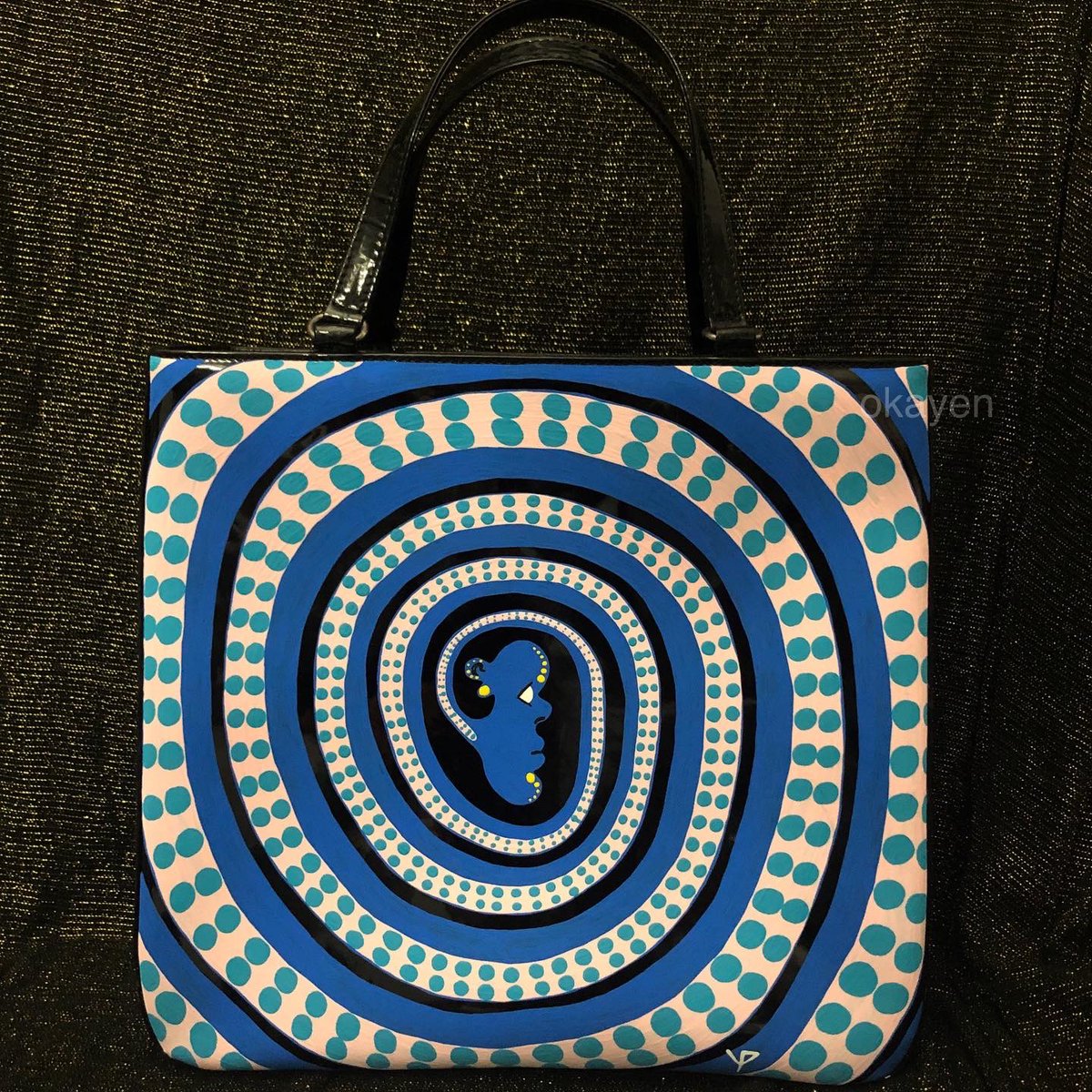 0kayen's tweet photo. bag from @BananaRepublic I handpainted🥺available4purchase! https://t.co/VwmzNCkmo6