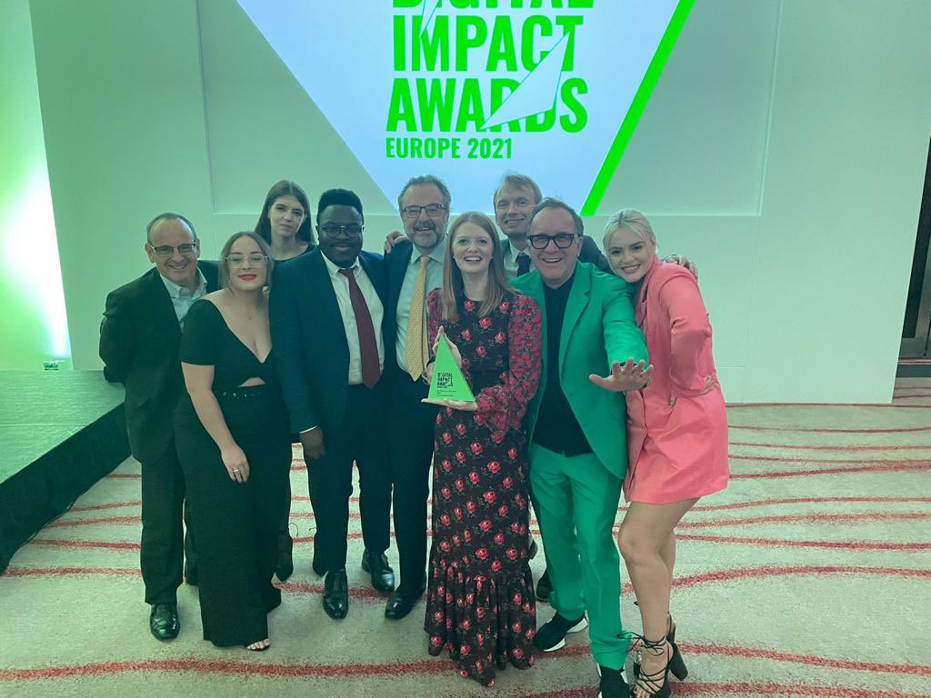 giant_thinking's tweet photo. OM to the Giant!!    

Our Giant work brought home BOTH Best Community Development (Gold) AND Best Use of Digital in the Tech Sector (Silver) at the #DIAwards 🎉🎉🎉    

Thank you @CommunicateMag for these Giant Wins 💚#Winners #GiantWins   @_digital_impact https://t.co/rHfP0zXiGX