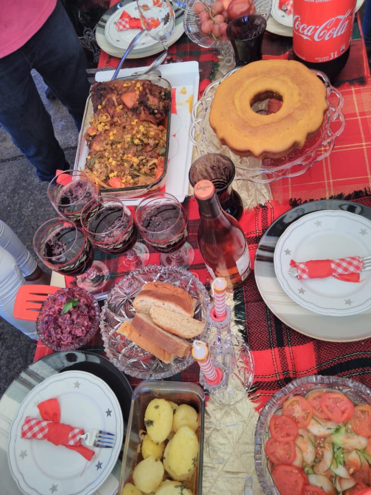 InturRACCS's tweet photo. Festival municipal del municipio de kukra Hill. 🍛🍱🍖🥇🥈🥉
1er lugar Yorda Espinosa Gordon costilla de cerdo horneado en salsa.
2do lugar Jose Amador
Lomo de res pinchado.
3er lugar Gilma Calderón Jarquin Gallina India con verdura.
#NicaraguaUnicaOriginal
#visitBluefields https://t.co/I9IjXURpIt