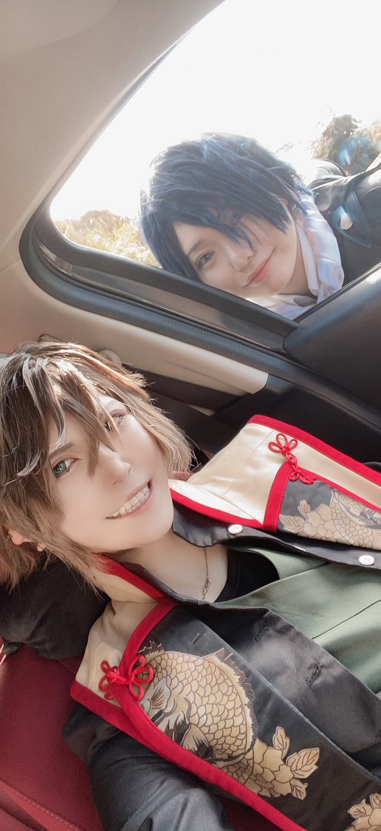 sakura_0530's tweet photo. 久しぶりの更新だー！コスプレでロケ来たー！そして脱輪したー！😂
左後輪、草だと思ったら空洞らしいww
ブレーキ離したら横転しそうww
大人しくJAF待ちしてるww https://t.co/ihIvgmJXBs