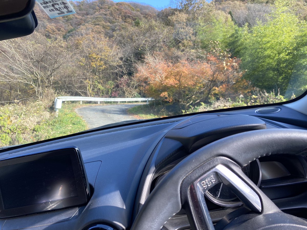 sakura_0530's tweet photo. 道に対しての傾き方がエグいww https://t.co/sTxWhFIAvV