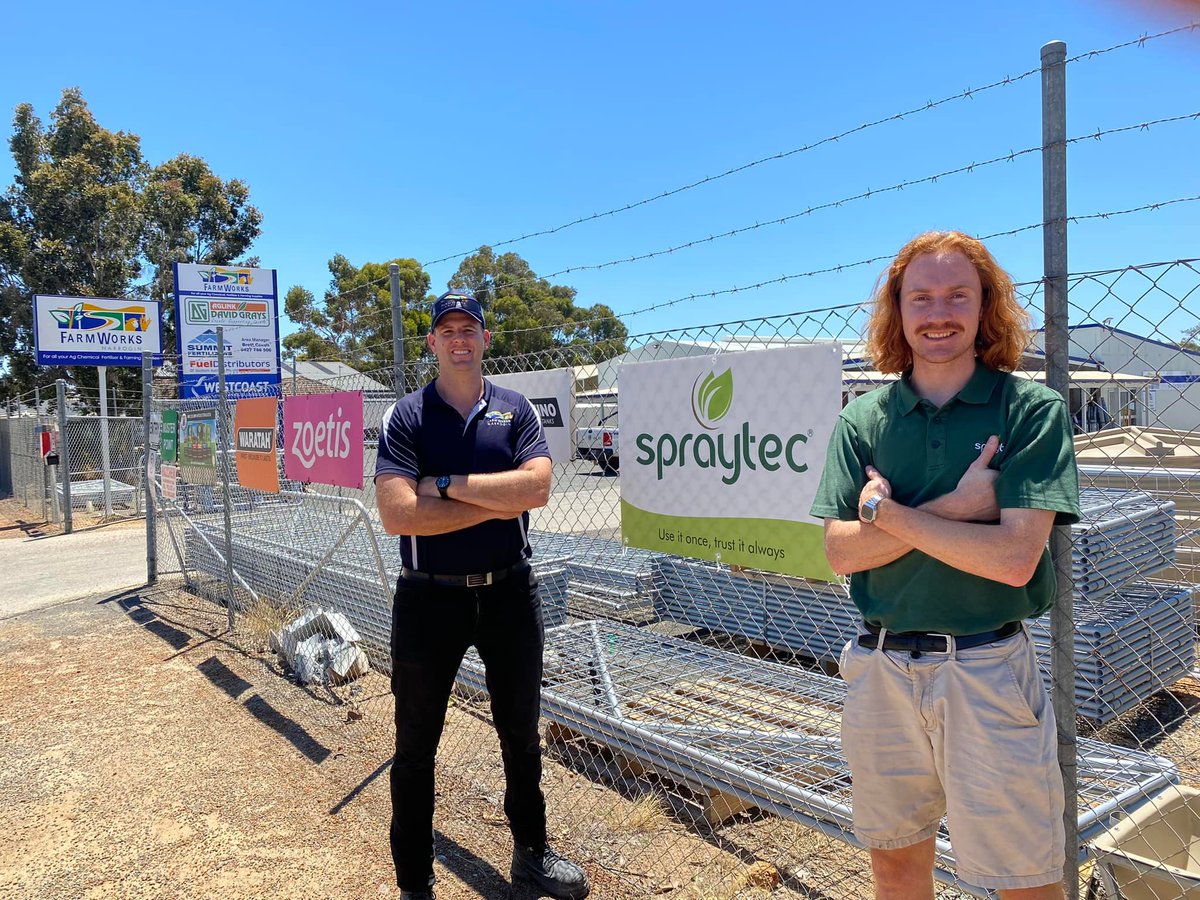 FarmWorks_Ngn's tweet photo. Ash &amp; Robert Pattison from @spraytec_aus have been out on farm this morning talking Fulltec &amp; Fulltec Max,  Fulltec will maximise herbicide, fungicide &amp; pesticide performance &amp; improve crop nutrition. 
https://t.co/oYhMYpXGF7
#LocalsSupportingLocals 
@DavidGrayAglink https://t.co/TaKGPnO97p
