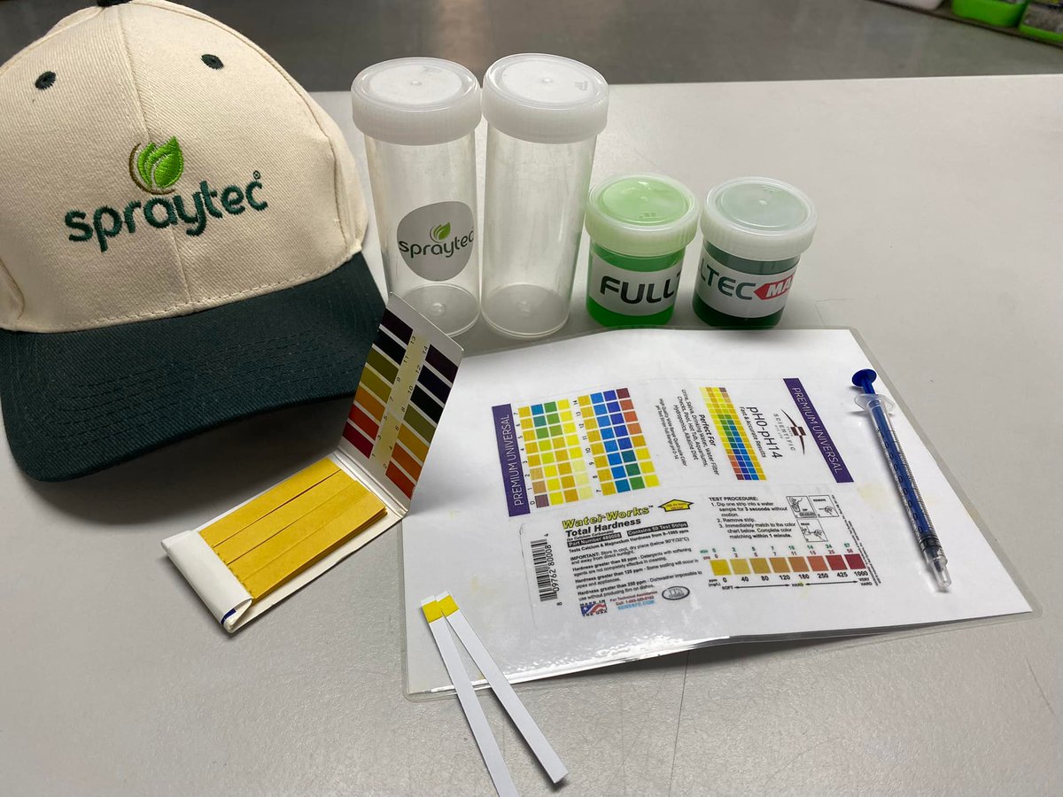 Ash &amp; Robert Pattison from <a href="/spraytec_aus/">Spraytec Australia</a> have been out on farm this morning talking Fulltec &amp; Fulltec Max,  Fulltec will maximise herbicide, fungicide &amp; pesticide performance &amp; improve crop nutrition. 
spraytecglobal.com/australia/
#LocalsSupportingLocals 
@DavidGrayAglink