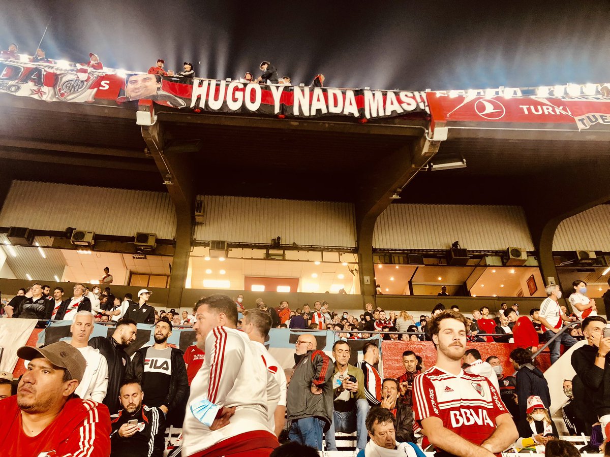 soleaalonso's tweet photo. #HugoYNadaMas @caortega64 @SubComDelHincha @secasfpi @cotialonso #RiverYNadaMas @parana451secas1 https://t.co/Lu0nu8Cr1b