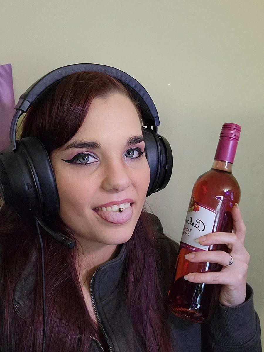 Killerkitten252's tweet photo. To those who couldn't have a Thanksgiving, come join our co-stream and be apart of our Thanksgiving! You will always have a family with us! Happy Thanksgiving! https://t.co/a0KTV3wUP6
#LoveHard #YouMatter #twitch #streaming #love #family #food #live https://t.co/rPm6dknUCN