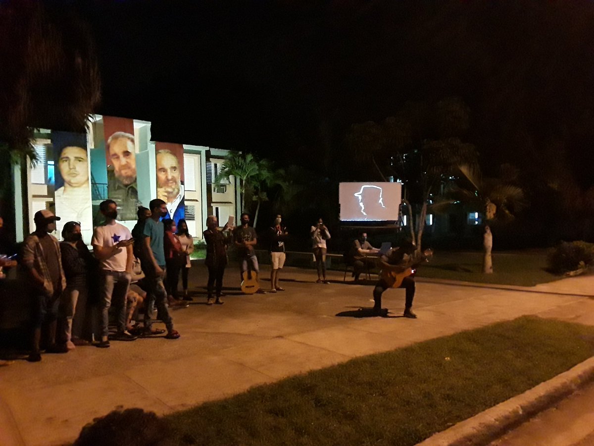 La tierra de los <a href="/Lobos_UCI/">FEU_FTE</a> de la <a href="/universidad_uci/">Universidad de las Ciencias Informáticas</a> recuerda esta noche a nuestro eterno Comandante  en Jefe Fidel Castro <a href="/raydelmp/">Raydel Montesino Perurena</a> <a href="/nataliauci16/">Natalia 🇨🇺</a> @ReinaEstradaUCI <a href="/cubaespaz/">Yareida</a> <a href="/feu_uci/">FEU_UCI</a> <a href="/uci_ujc/">UJC_UCI</a>