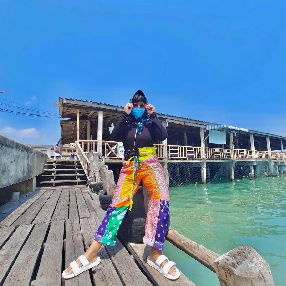 StoryCinnamon's tweet photo. "จริงๆแล้วฉันคือประธานบริษัท" 🤫🤭 https://t.co/CVOqEOZJwp