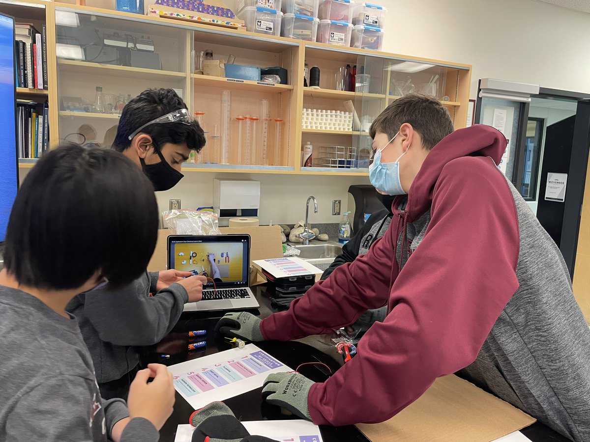 mslisacorbett's tweet photo. Practicing our skills for the @skillsalberta skills exhibition next week! We are engaged and so excited! #whatsarivet @RundleJrHigh #adventuresinstem #becurious #safetyfirst @Ms_Millette https://t.co/DLnOwJ7bxl