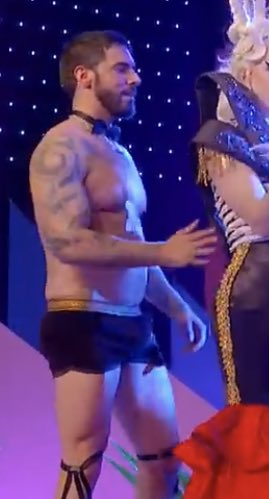 AxelML_07's tweet photo. #LMD4 #LaMasDraga4 #LaMasDraga 
El pajarito de veneno
El que ustedes ven // el que yo veo https://t.co/fM9H4aR4Kf