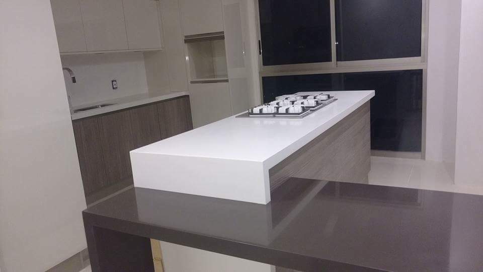 MultidecorD's tweet image. Cubiertas para cocina de cuarzo y superficie solida es una buena opción para embellecer tu casa