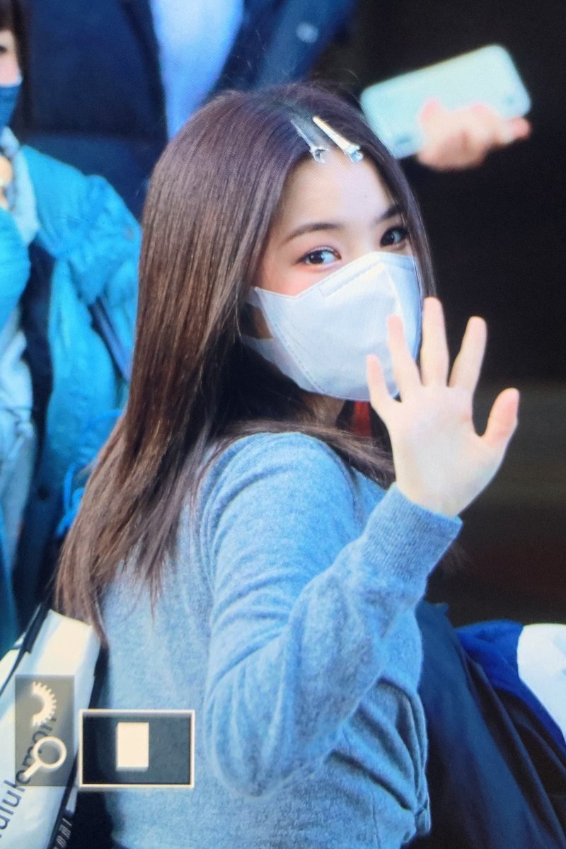 Dear_Rina_'s tweet photo. 211126 프리뷰 #리나 #강소은 #RINA 
우린 스케이트 보드위로 그노래! 위클리 수진 짱팬 찍어줌 https://t.co/mHRAF98KgI
