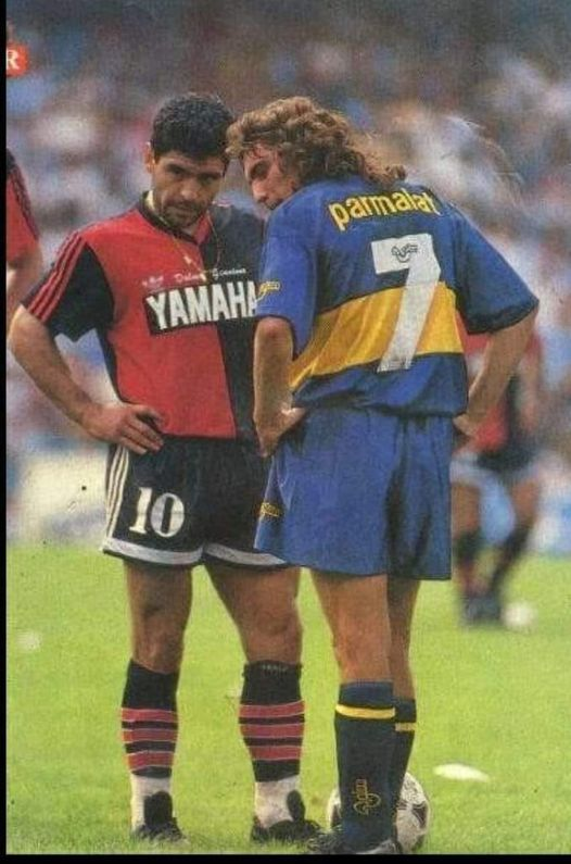 Mantecas_M's tweet photo. El encuentro de 2 grandes, cortesía de @BocaJuniorsAC 
❤️

#DiegoEterno https://t.co/utXxYJbQIa