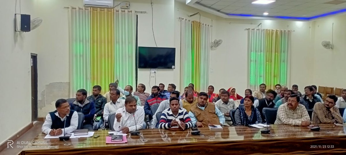 District level trainings on water quality testing using FTKs and Water Quality Management Information System (WQMIS) are being organized in Maharajganj district of #UttarPradesh for GP/ VWSC members as well as five women from every village.

#JJM