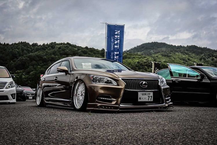 nextlevel_77's tweet photo. 明後日はトップスタイル杯‼️

#NEXTLEVEL #kcstyle #topstyle #トップスタイル杯 #VIPSTYLE #VIPCAR #セダン #LEXUS #LS460L #日産 #51FUGA #ドレスアップカー #車高短 https://t.co/SxFee9UqBP